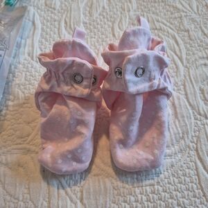 Ro + Me girls 6-12 months Dottie snap closed slippers Robeez brand NEW